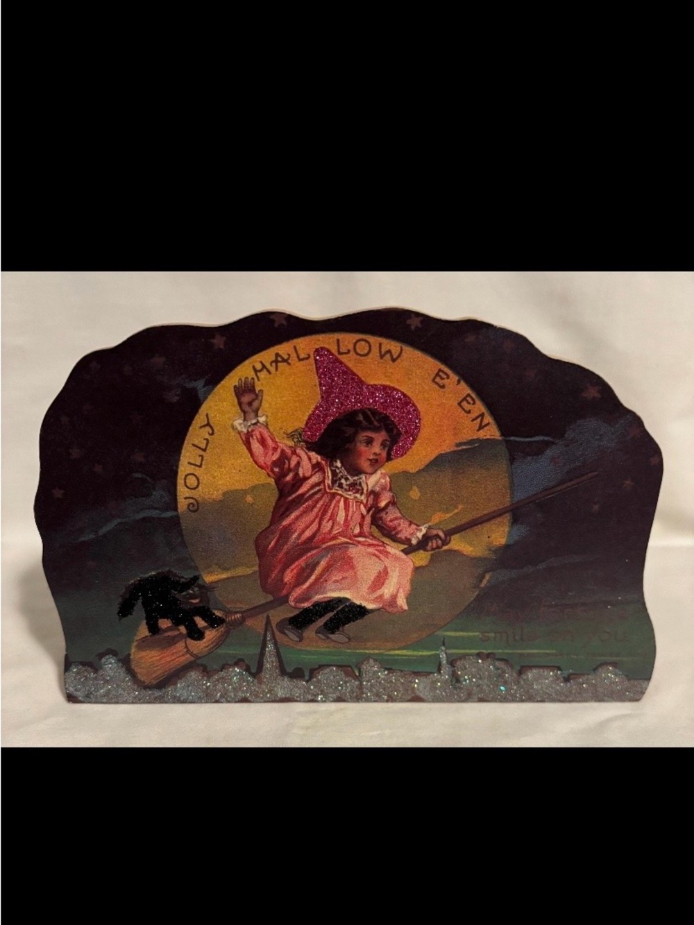Vintage Wooden Frogmore Jolly
Halloween Witch on Broom w/ Black Cat Music Box